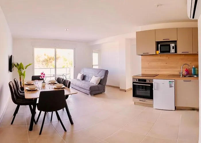 Le 209, 3min A Pieds De La Plage, Confort, Terrasse, 2 Parking Privee * Vias