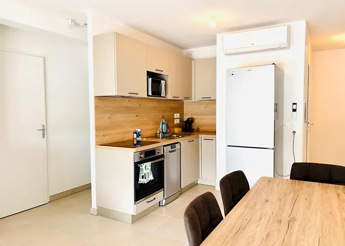 Le 209, 3min A Pieds De La Plage, Confort, Terrasse, 2 Parking Privee